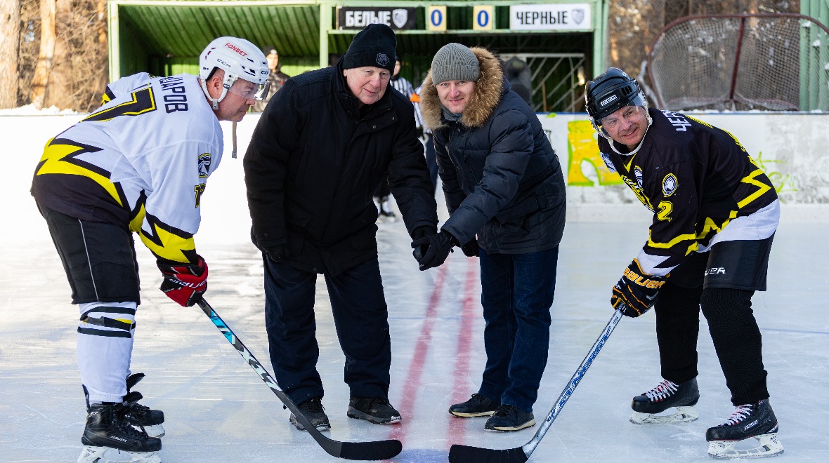 Ветераны «Политехника» вышли на лед в память о тренере Владимире Ляпкало